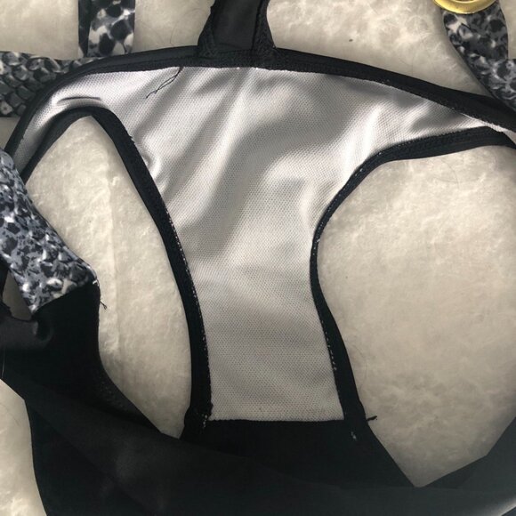 SALE!!!  NWOT sexy and sharp   bikini  bottom in size M - Picture 3 of 5